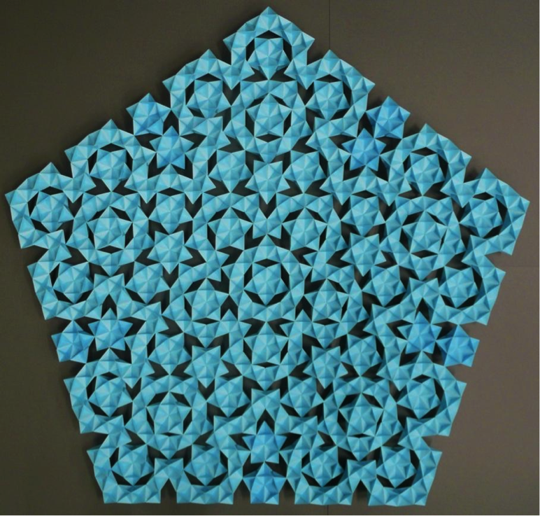 ペンローズパターンの折り紙モデル